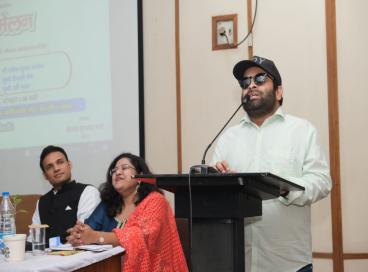 कवि सम्मेलन की एक झलक 