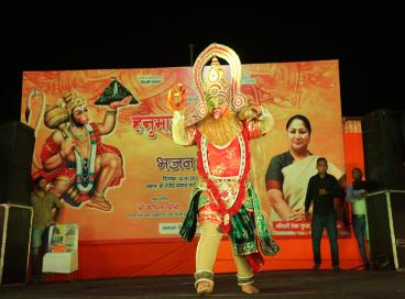 दिनांक 12.04.2025 को हनुमान जन्मोत्सव के उपलक्ष्य पर डॉ राजेंद्र प्रसाद पार्क, वेस्ट विनोद नगर, पटपडगंज, दिल्ली में अकादमी  द्वारा आयोजित मनभावन भजन संध्या सांस्कृतिक कार्यक्रम की शानदार झलकियाँ ।