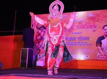 दिनांक 12.04.2025 को हनुमान जन्मोत्सव के उपलक्ष्य पर डॉ राजेंद्र प्रसाद पार्क, वेस्ट विनोद नगर, पटपडगंज, दिल्ली में अकादमी  द्वारा आयोजित मनभावन भजन संध्या सांस्कृतिक कार्यक्रम की शानदार झलकियाँ ।