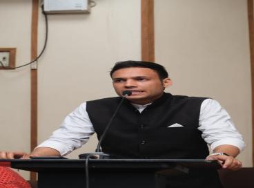 कवि सम्मेलन की एक झलक 