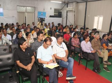हिन्दी दिवस के उपलक्ष्य में आयोजित युवा काव्य गोष्ठी की एक झलक