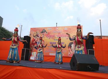 दिनांक 12.04.2025 को हनुमान जन्मोत्सव के उपलक्ष्य पर डॉ राजेंद्र प्रसाद पार्क, वेस्ट विनोद नगर, पटपडगंज, दिल्ली में अकादमी  द्वारा आयोजित मनभावन भजन संध्या सांस्कृतिक कार्यक्रम की शानदार झलकियाँ ।