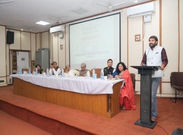 कवि सम्मेलन की एक झलक 