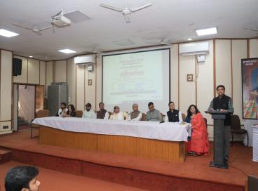 कवि सम्मेलन की एक झलक 