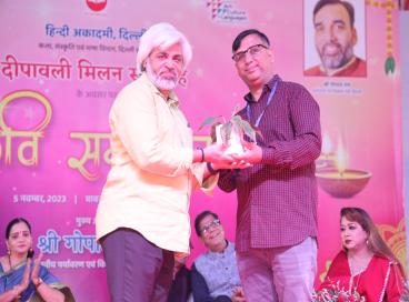 कवि सम्मेलन की एक झलक, बाबरपुर बस टर्मिनल, दिल्ली