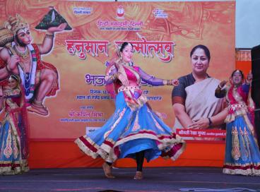दिनांक 12.04.2025 को हनुमान जन्मोत्सव के उपलक्ष्य पर डॉ राजेंद्र प्रसाद पार्क, वेस्ट विनोद नगर, पटपडगंज, दिल्ली में अकादमी  द्वारा आयोजित मनभावन भजन संध्या सांस्कृतिक कार्यक्रम की शानदार झलकियाँ ।