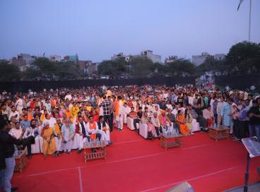  हिंदी अकादमी द्वारा दिनांक 16 मार्च, 2025 को ढाई पुस्ता, सोनिया विहार क्रिकेट मैदान, करावल नगर, दिल्ली में होली के अवसर पर आयोजित कार्यक्रम  “करावल नगर की होली – कपिल मिश्रा के संग “ की कुछ मनभावन झलकियाँ