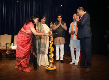 लोकमाता अहिल्याबाई होल्कर जी की जन्म त्रिशताब्दी के उपलक्ष्य में, एल.टी.जी. सभागार, मंडी हाउस, नई दिल्ली में 19 नवंबर, 2025 को नाट्य मंचन