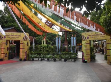 हर घर तिरंगा 2025: दिल्ली हाट में 13 अगस्त को आयोजित कार्यक्रम की कुछ यादगार झलकियाँ।