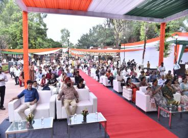हर घर तिरंगा 2025: दिल्ली हाट में 13 अगस्त को आयोजित कार्यक्रम की कुछ यादगार झलकियाँ।