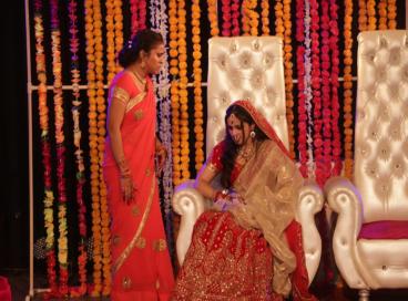 शंकर लाल हॉल में आयोजित नाटक शादी के मंडप में नाटक के छायाचित्र