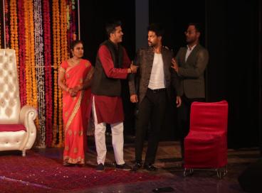 शंकर लाल हॉल में आयोजित नाटक शादी के मंडप में नाटक के छायाचित्र