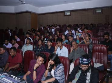 शंकर लाल हॉल में आयोजित नाटक शादी के मंडप में नाटक के छायाचित्र