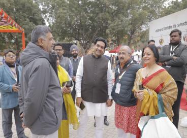 नई दिल्ली के मेजर ध्यानचंद स्टेडियम में आयोजित दिल्ली शब्दोत्सव 2026' समागम 